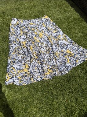 Chadwick’s Collection Floral A-Line Skirt Size 6 Yellow, White Midi Flowy Spring